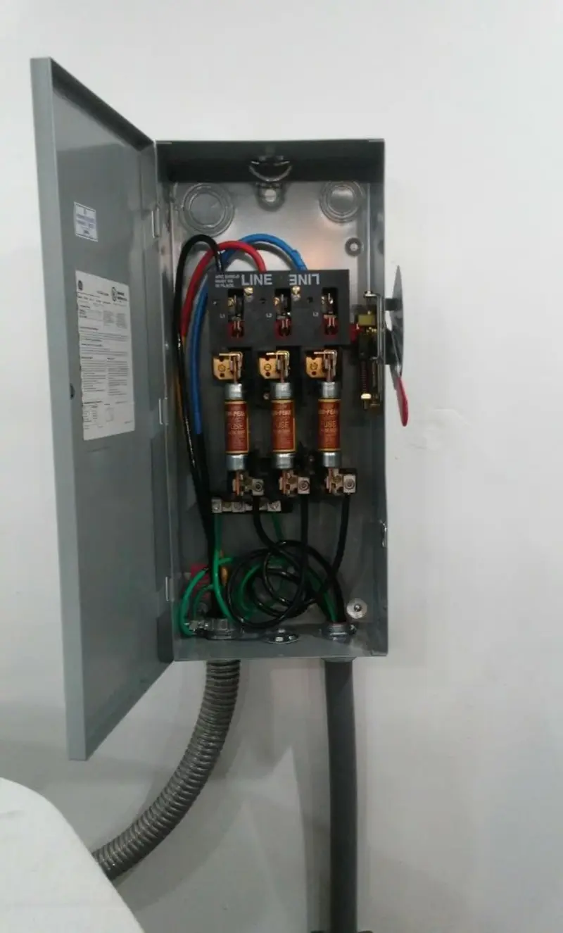 Three-phase disconnect switch installed for Smoke Detector Installation in Horseshoe Bay